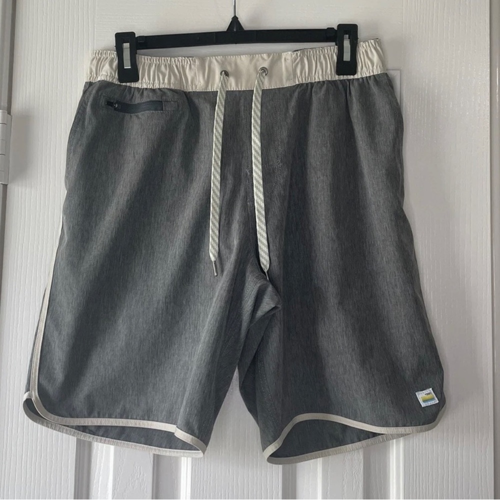 Vuori Banks Shorts Size Medium Pockets Drawstring Active Shorts